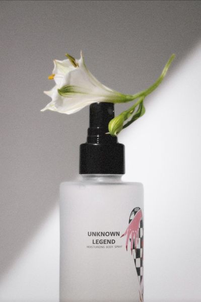 UNKNOWN LEGEND парфумований спрей для тіла з гіалуроновою кислотою unknownlegend фото