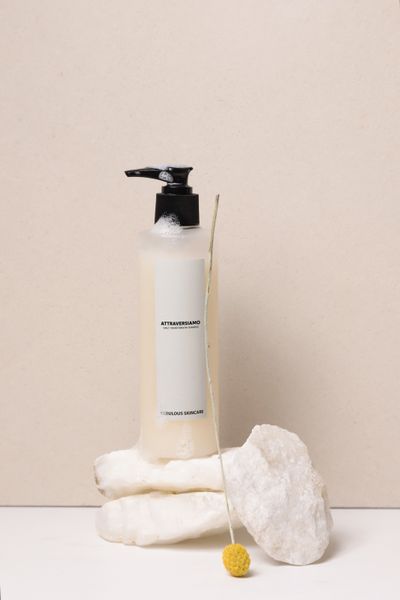 ATTRAVERSIAMO шампунь з веганським кератином та екстрактом ірису attravesiamo3 фото